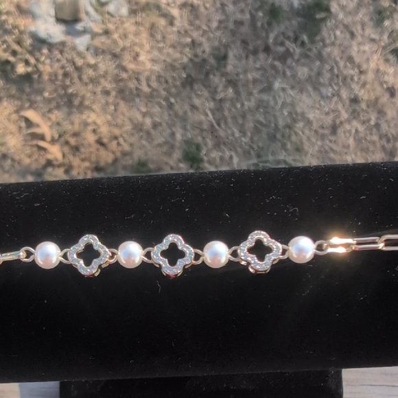 Gold Plated and Faux Pearl Bracelet - Picture 3 of 4